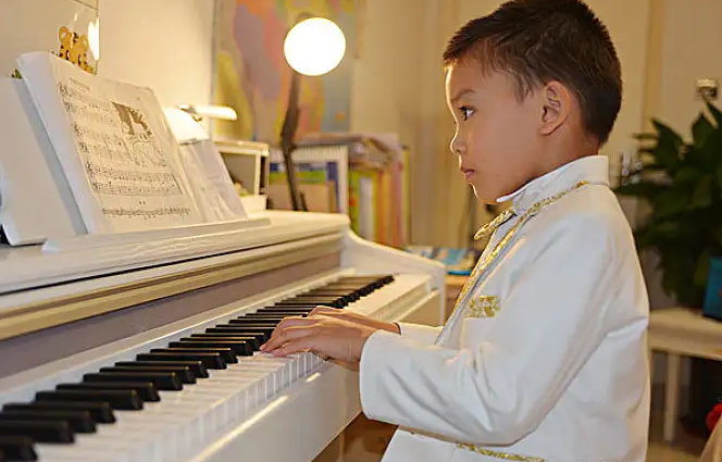 1651219347021098735.png 鋼琴1.png